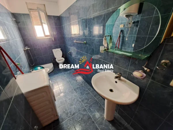 Tirane, jepet me qera apartament 2+1+Ballkon Kati 5, 100 m² 500 € 