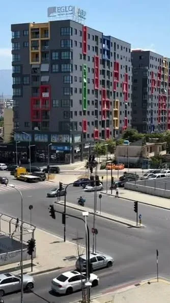 Tirane, jepet me qera zyre Kati 1, 111 m² 600 € (Astir)