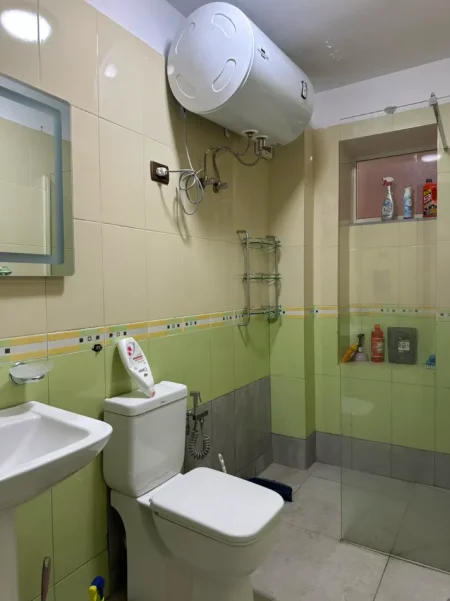 Shqiperi, jepet me qera apartament 2+1+Ballkon Kati 2, 500 € (Asim Vokshi)