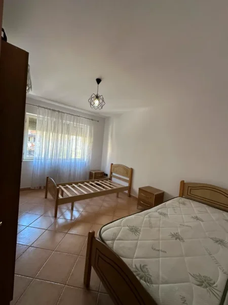 Shqiperi, jepet me qera apartament 2+1+Ballkon Kati 2, 500 € (Asim Vokshi)