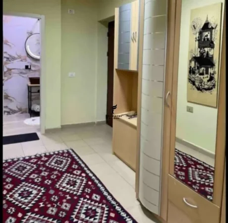 Tirane, jepet me qera apartament 2+1 Kati 3, 90 m² 550 € (QENDER)