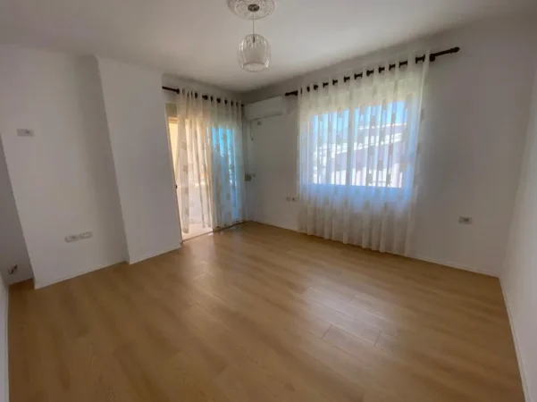 Tirane, shitet apartament 2+1+Ballkon Kati 2, 74 m² 142.002 € (Fresk)