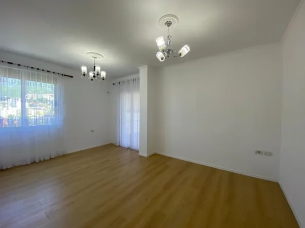 Tirane, shitet apartament 2+1+Ballkon Kati 2, 74 m² 142.002 € (Fresk)