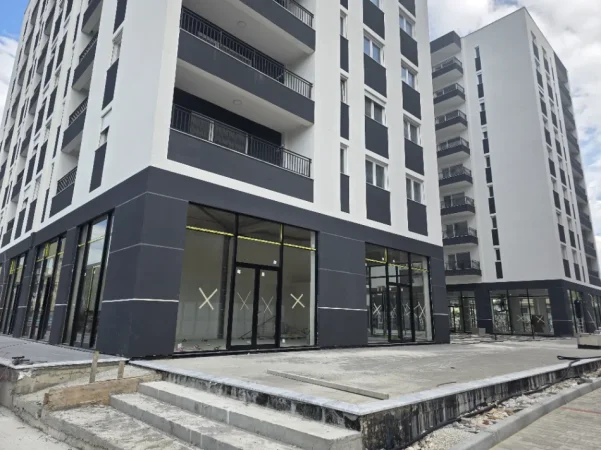 Tirane, shitet ambjent biznesi , 101 m² 365.000 € (Paskuqan)