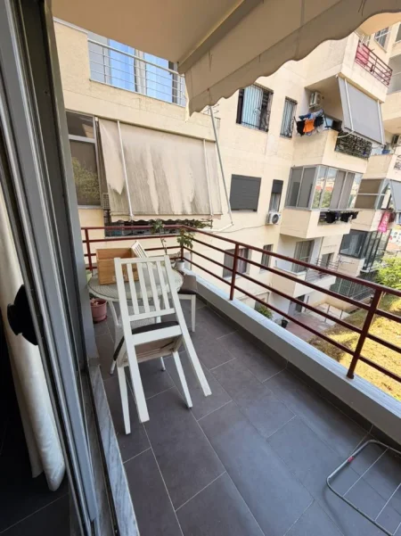 Tirane, jepet me qera apartament 1+1+Ballkon Kati 2, 71 m² 400 € 