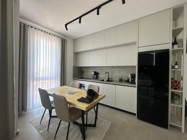 Shqiperi, jepet me qera apartament 1+1+Ballkon Kati 5, 72 m² 600 € (Stacioni i Trenit)