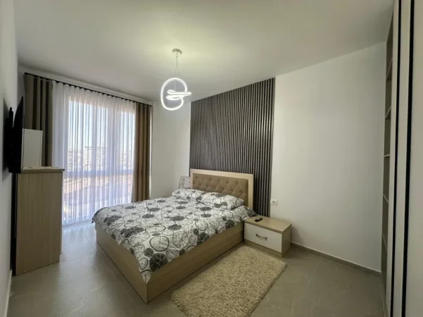 Shqiperi, jepet me qera apartament 1+1+Ballkon Kati 5, 72 m² 600 € (Stacioni i Trenit)