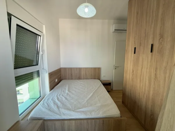Tirane, jepet me qera apartament 2+1+Ballkon Kati 8, 70 m² 500 € (Ali Dem)