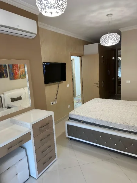 Tirane, jepet me qera apartament duplex Dublex Kati 1, 1.500 €