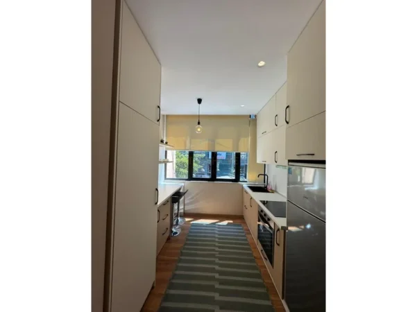 Tirane, jepet me qera apartament 2+1 Kati 1, 85 m² 1.150 € (BLLOK,JUVENILJA,RRUGA SAMI FRASHERI)