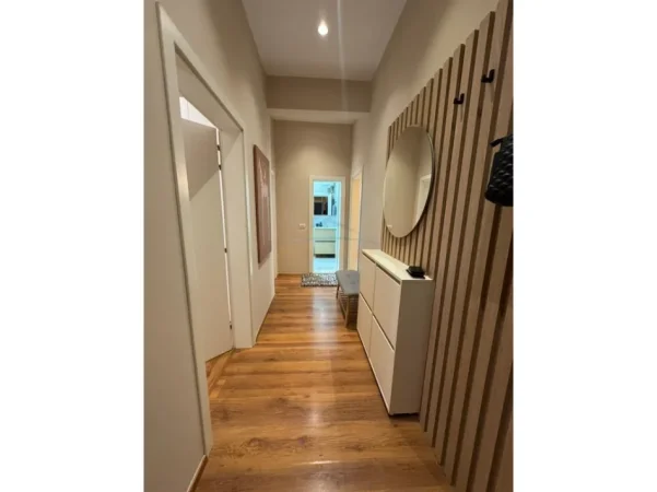 Tirane, jepet me qera apartament 2+1 Kati 1, 85 m² 1.150 € (BLLOK,JUVENILJA,RRUGA SAMI FRASHERI)