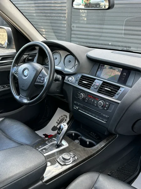 Tirane, BMW X3 2.0d xDrive, Viti 2012, Automat 7.800 €