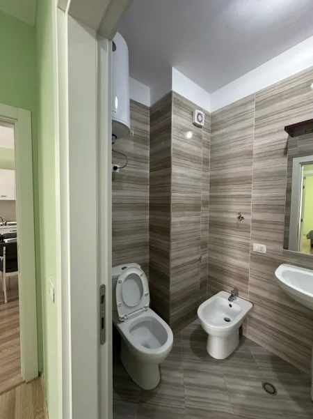 Tirane, jepet me qera apartament 1+1+Ballkon , 70 m² 700 € 