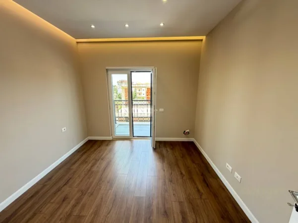 Tirane, shitet apartament 1+1 Kati 3, 72 m² 135.000 € 