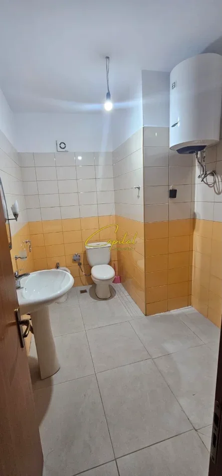 Tirane, jepet me qera apartament 2+1 Kati 3, 115 m² 500 € (YZBERISHT)