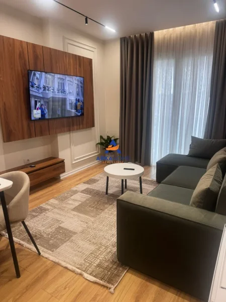 Tirane, jepet me qera apartament 2+1+Ballkon Kati 7, 81 m² 800 € 