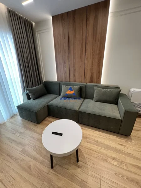 Tirane, jepet me qera apartament 2+1+Ballkon Kati 7, 81 m² 800 € 