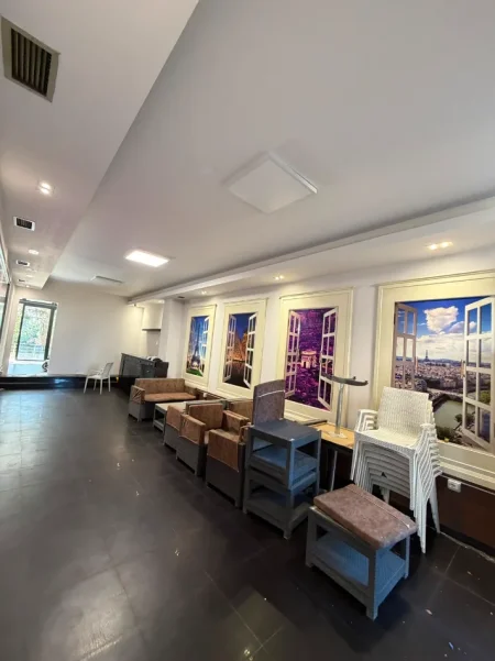 Tirane, jepet me qera ambjent biznesi Kati 0, 70 m² 900 € (Don Bosko)
