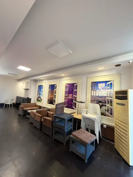 Tirane, jepet me qera ambjent biznesi Kati 0, 70 m² 900 € (Don Bosko)