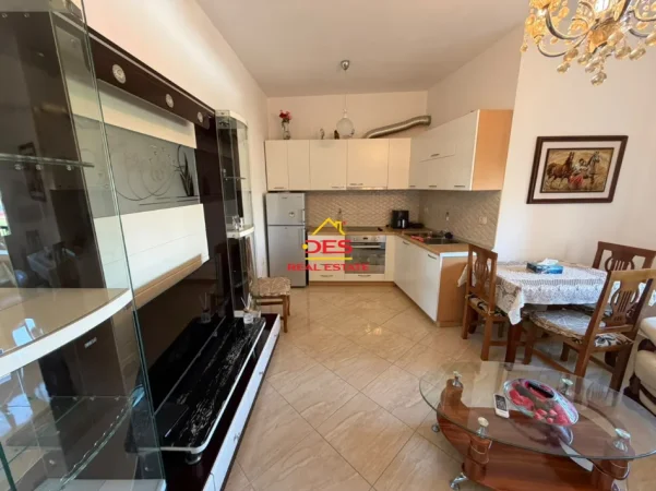 Vlore, shitet apartament 1+1+Ballkon Kati 6, 60 m² 115.000 € (Rruga Pelivan Leskaj)