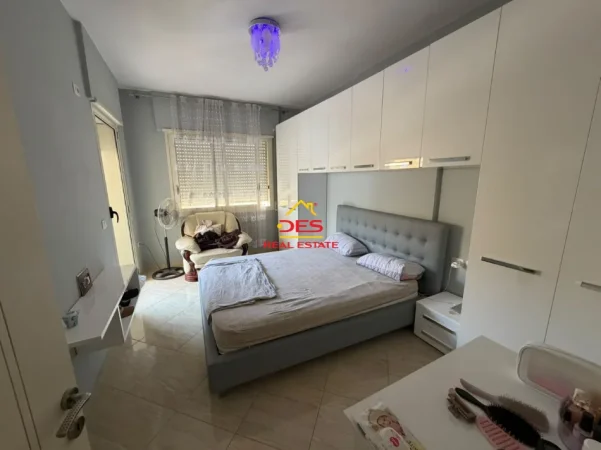 Vlore, shitet apartament 1+1+Ballkon Kati 6, 60 m² 115.000 € (Rruga Pelivan Leskaj)