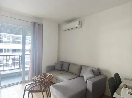 Tirane, jepet me qera apartament 1+1+Ballkon Kati 2, 58 m² 430 € (QTU, Univers City)