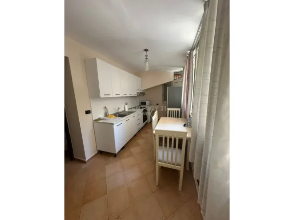 Tirane, jepet me qera apartament Kati 1, 62 m² 530 € 