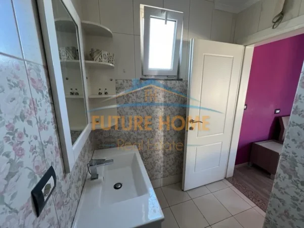 Tirane, jepet me qera apartament 2+1 Kati 11, 294 m² 1.200 € (Selvia)