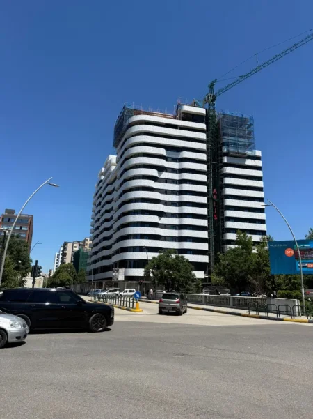 Tirane, shitet apartament 2+1 Kati 10, 102 m² 265.200 € (Ura e Nisharakut)