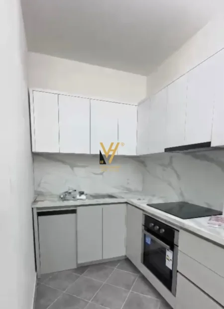 Tirane, jepet me qera apartament 2+1+Ballkon Kati 1, 93 m² 750 € (MINE PEZA)