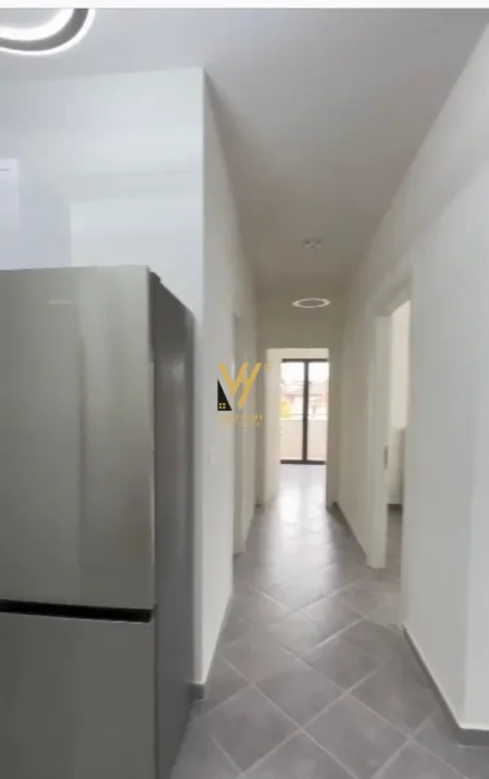 Tirane, jepet me qera apartament 2+1+Ballkon Kati 1, 93 m² 750 € (MINE PEZA)