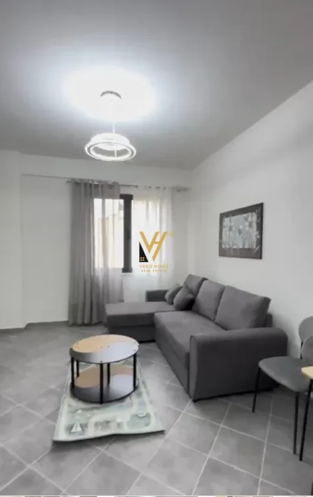 Tirane, jepet me qera apartament 2+1+Ballkon Kati 1, 93 m² 750 € (MINE PEZA)