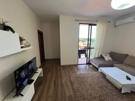 Tirane, shitet apartament 2+1+Ballkon Kati 4, 95 m² 180.500 € (Rruga Gramoz Pashko)