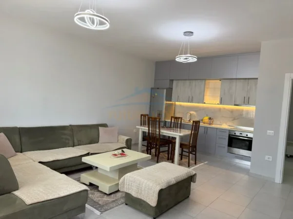Tirane, jepet me qera apartament 2+1+Ballkon Kati 4, 106 m² 450 € (Rezidenca Relux)
