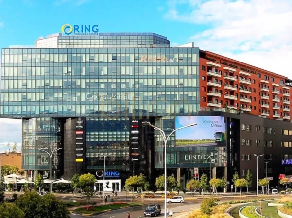 Tirane, jepet me qera , 770 m² (Rruga e Durresit)