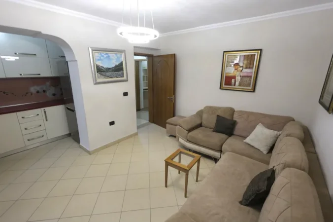 Tirane, jepet me qera apartament 2+1 Kati 2, 100 m² 550 € (Rruga Bardhyl)