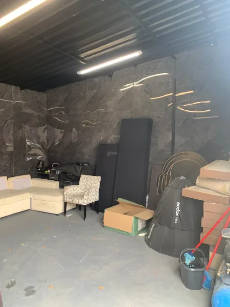 Tirane, jepet me qera magazine Kati 0, 60 m² 600 € (5 MAJI)