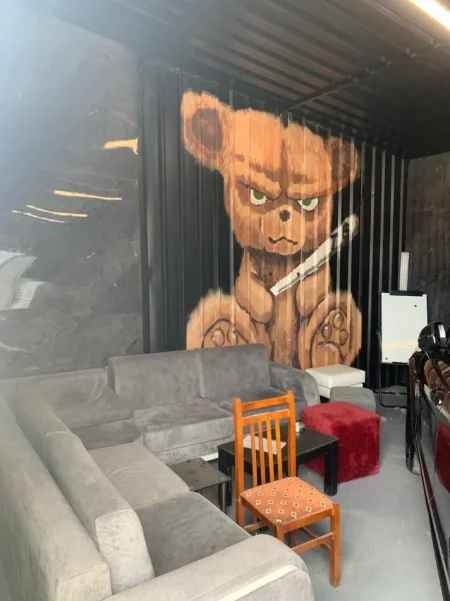Tirane, jepet me qera magazine Kati 0, 60 m² 600 € (5 MAJI)