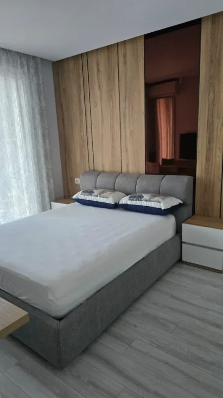 Durres, jepet me qera apartament 1+1+Aneks+Ballkon Kati 6, 67 m² 700 € (lagja 17 , pallati kastrati prane ujesjellesit)