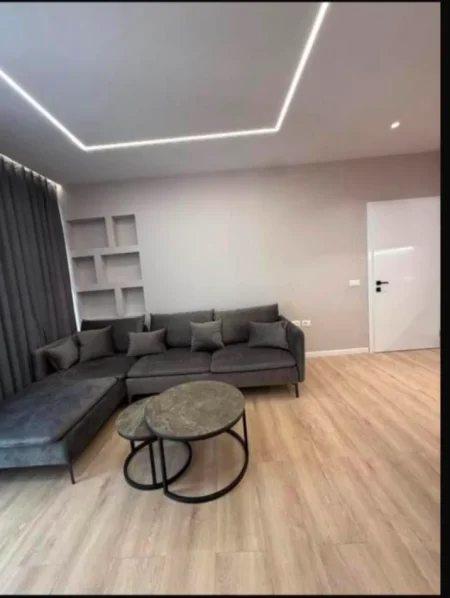 JEPET ME QERA 1+1 NE YZBERISHT TEK NELA 6 ,450 EURO