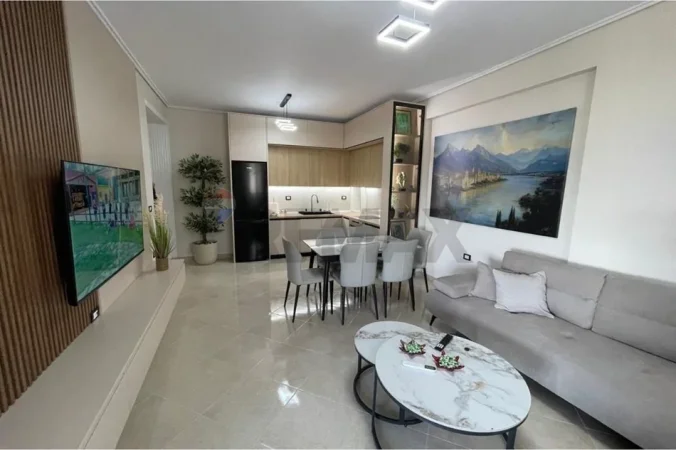 Shqiperi, jepet me qera apartament 2+1 Kati 3, 110 m² 900 € (Rruga Reshat Osmani, pran Shkolles se Marines,Lungomare, Vlorë)