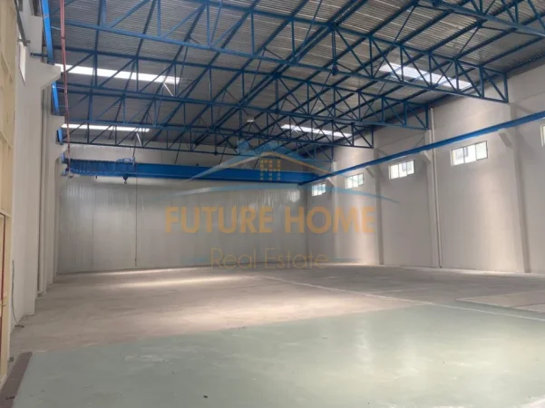 Tirane, jepet me qera magazine Kati 0, 2.300 m² 5.000 € (Autostrada Tirane-Durres)