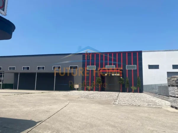 Tirane, jepet me qera magazine Kati 0, 2.300 m² 5.000 € (Autostrada Tirane-Durres)