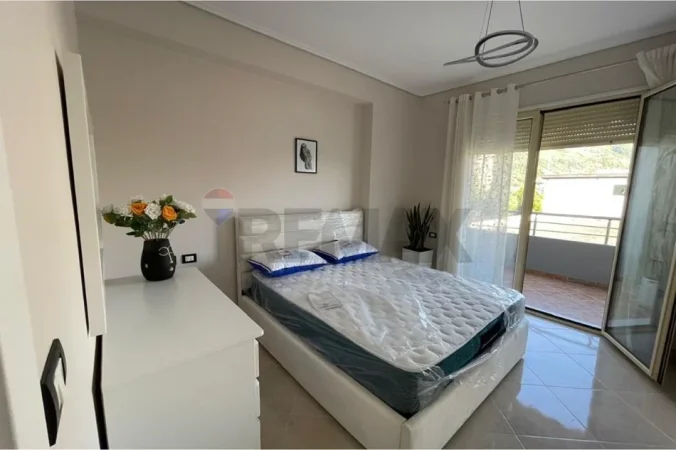 Shqiperi, jepet me qera apartament 2+1 Kati 3, 110 m² 900 € (Rruga Reshat Osmani, pran Shkolles se Marines,Lungomare, Vlorë)