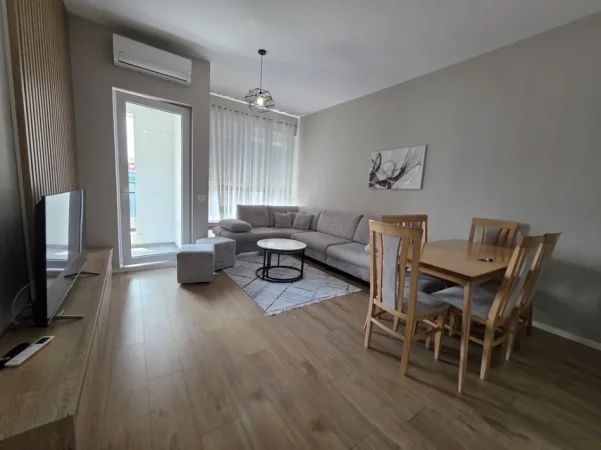Tirane, jepet me qera apartament 2+1+Ballkon Kati 7, 94 m² 800 € (Bulevardi i ri, Marga 2)