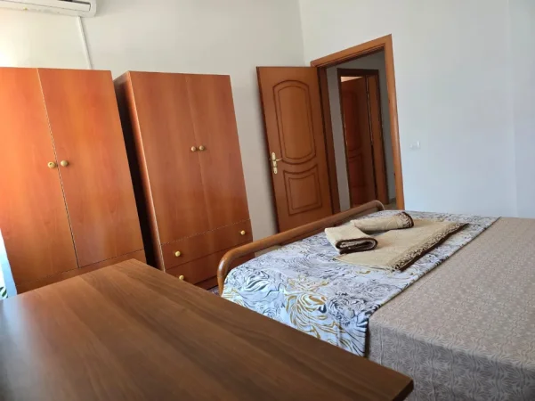 Tirane, jepet me qera apartament 2+1 Kati 3, 90 m² 650 € (Rruga Siri Kodra)