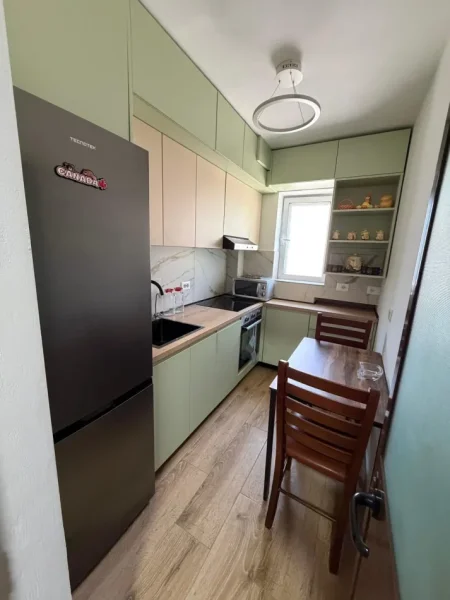 Tirane, jepet me qera apartament 2+1 Kati 2, 76 m² 500 € (Varri i Bamit)
