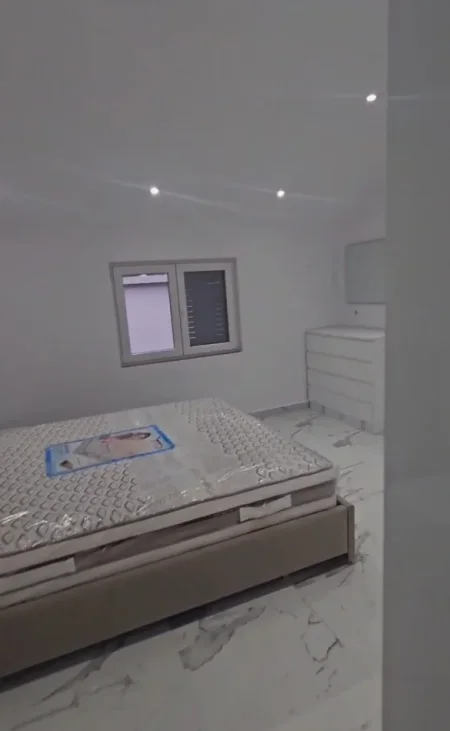 Tirane, jepet me qera apartament 1+1 , 70 m² 450 € 