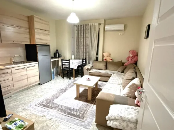 Tirane, jepet me qera apartament 1+1+Ballkon , 100 m² 460 € 