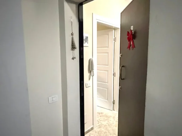 Tirane, jepet me qera apartament 1+1+Ballkon , 100 m² 460 € 